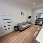 Na Matejki Apartment *